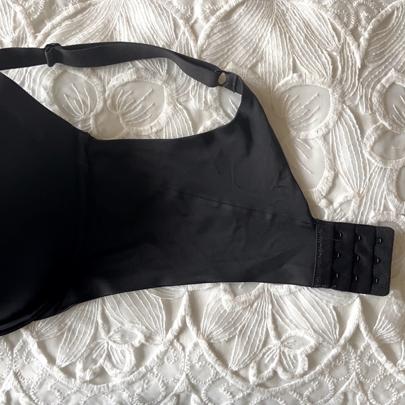 Maidenform Bra - 36DD - Picture 2 of 3